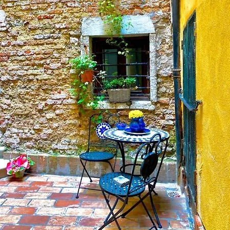 Residenza De L'osmarin Konukevi 4*